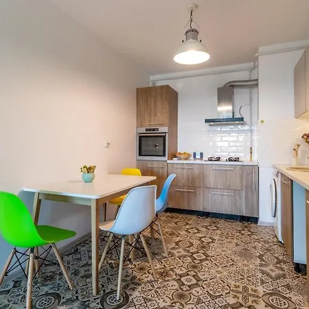 Cozy And Modern In Grand Park Apartament